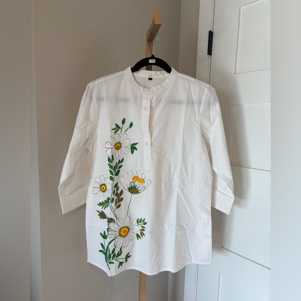 100% Cottton Mandarin Collar Hand Painted Tunic Shirt. Size M. NWOT. MSRP $80